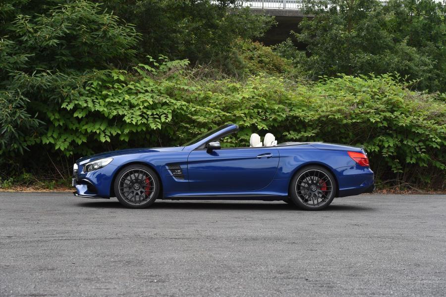  Mercedes-AMG SL63 2016 года  (UK) (фото 27 из 30)